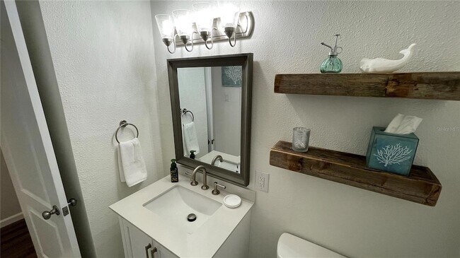 Building Photo - 2504 S Milmar Dr