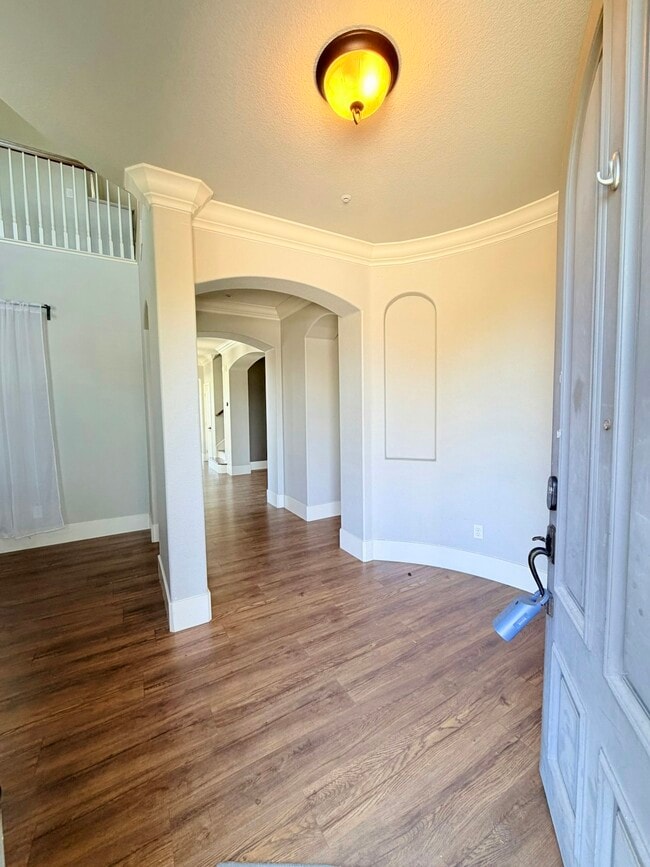 Building Photo - 850 Monterey Ct