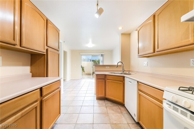 Building Photo - 435 Coral Sea St