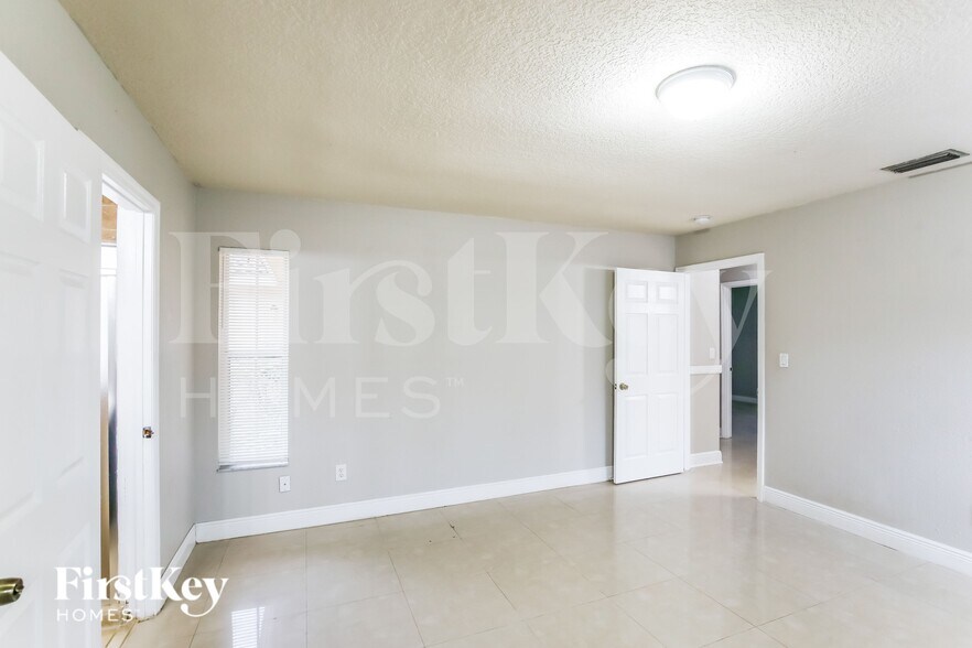 Building Photo - 17023 SW 149th Pl