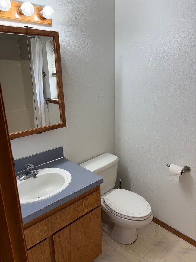 Building Photo - 200-204 NE 7th St