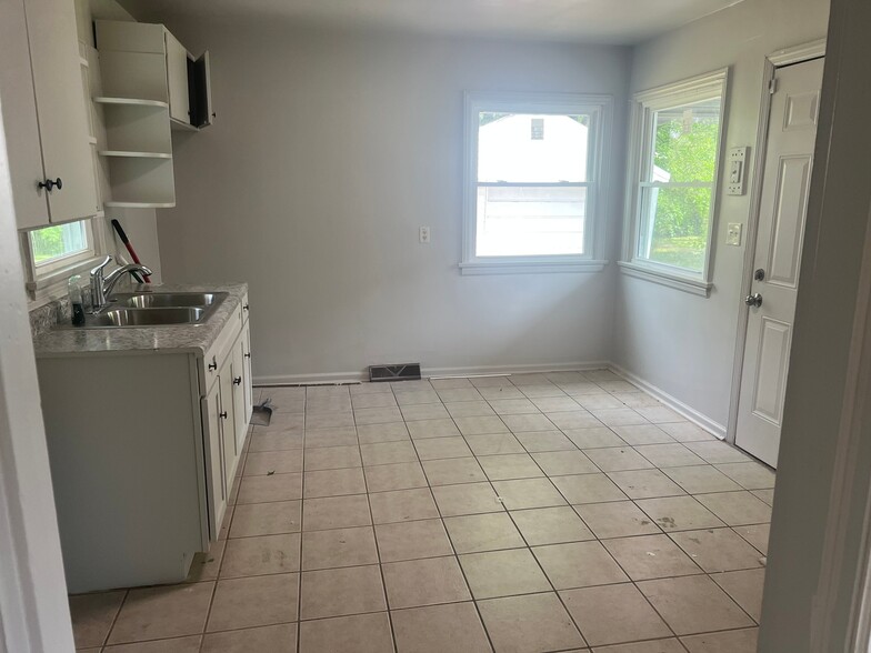 Building Photo - 1723 Glenview Pl