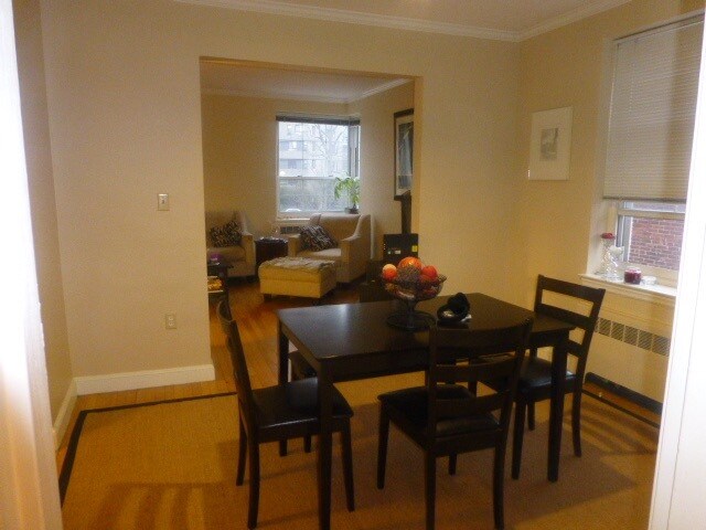 Building Photo - 1559 Beacon St
