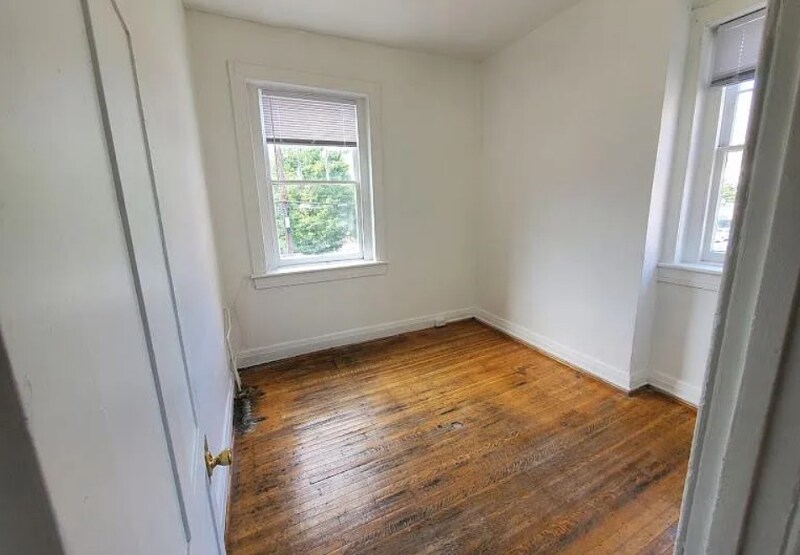 Building Photo - 421 W Grace St