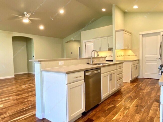 Building Photo - Bright, Spacious Home with Expansive Yard ...