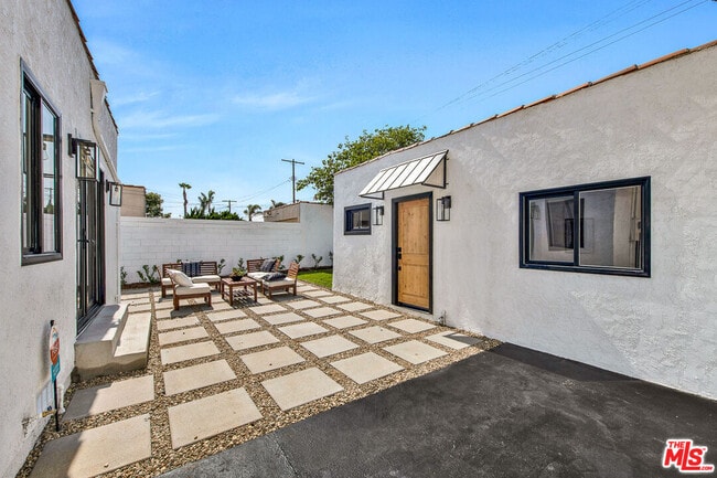 Building Photo - 4313 W 59th St