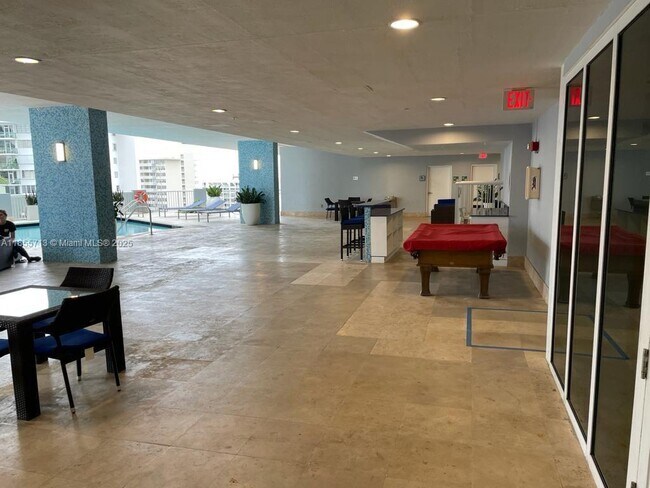 Building Photo - 170 SE 14th St