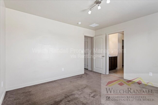 Building Photo - 1140 Seraphim Ct