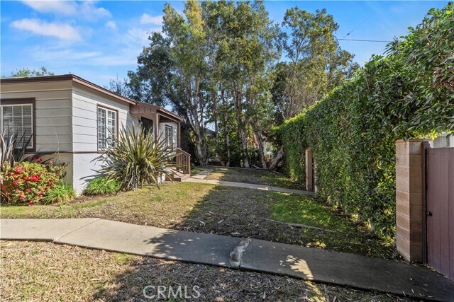 Building Photo - 8708 Reading Ave