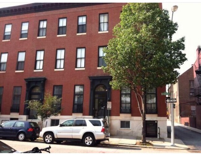 Building Photo - 218 W Madison St