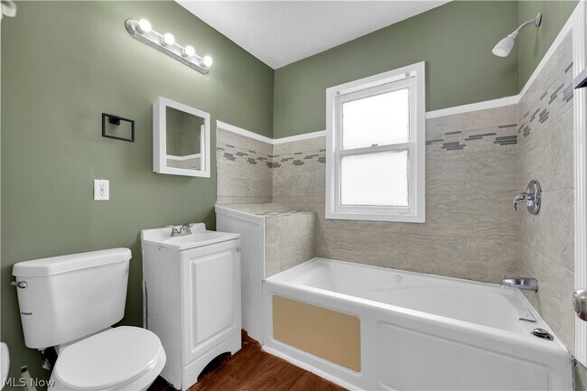 Building Photo - 3519 W 100th St