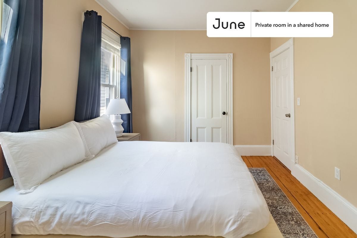 Building Photo - Room in Shared 4 bed/1 bath home in Roxbury