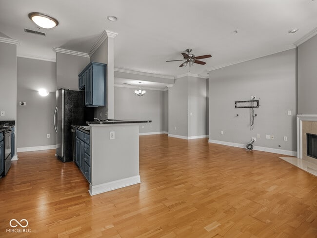 Building Photo - 450 E Ohio St
