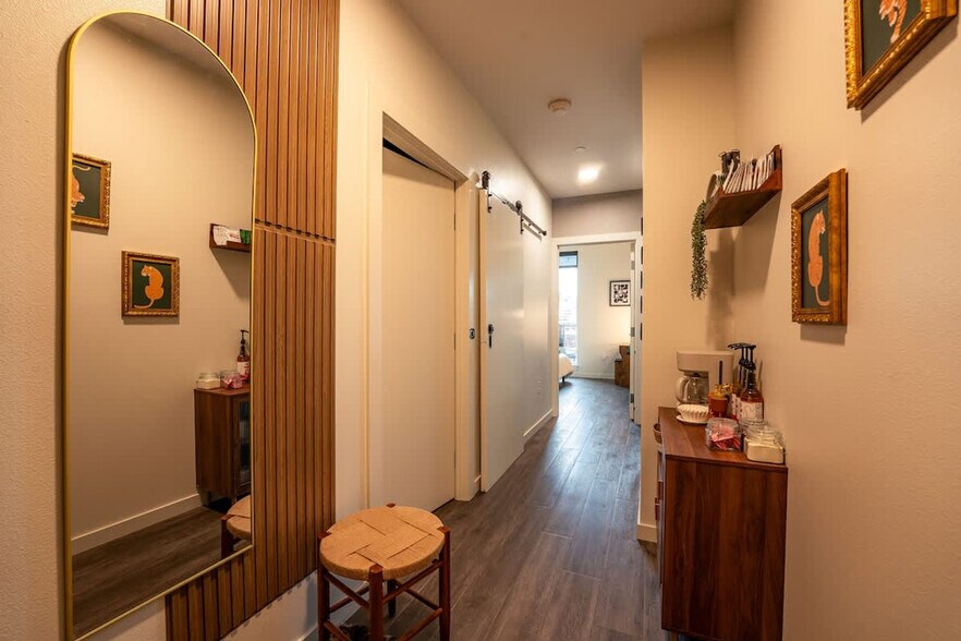 Building Photo - 1229 W 1st Ave