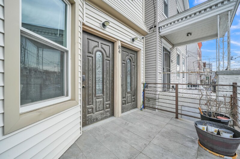 Building Photo - 84 Neptune Ave