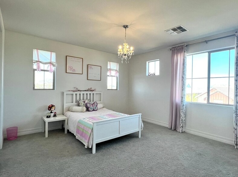 Building Photo - 3649 E Pinto Dr