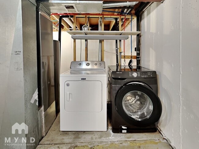 Building Photo - 2002 S Helena St