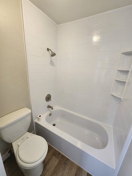 Building Photo - 6800 E Tennessee Ave