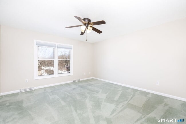 Building Photo - 2 The Hamlet