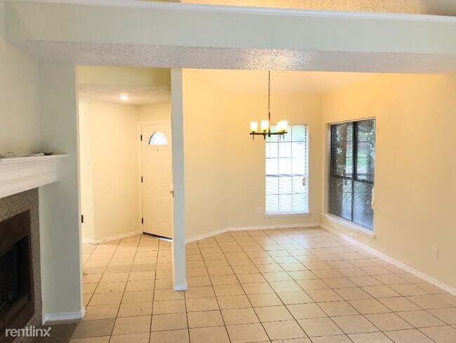 Building Photo - 3 br, 2 bath House - 6204 Los Robles Ln