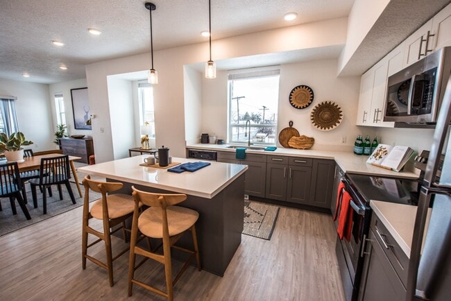 Building Photo - Summer Special! 4 Weeks Rent Free + $0 Down Deposit OAC | 3 Bed • 2.5 Bath Townhome in South Ogden