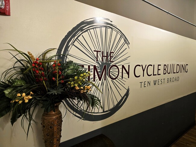 Primary Photo - Simon Cycle Building