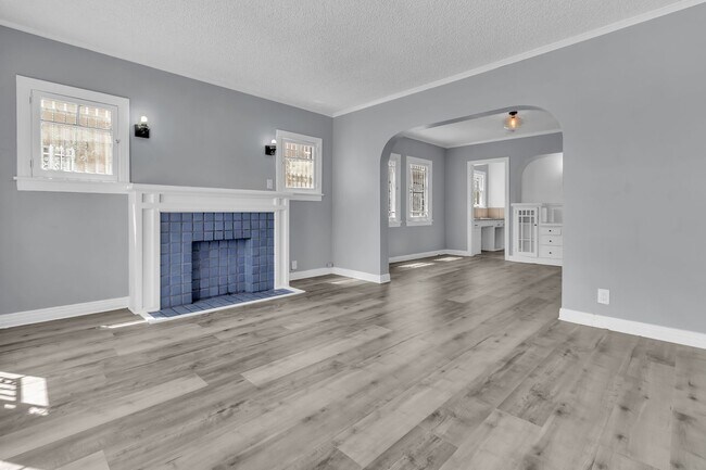 Building Photo - 1441 W 53rd St