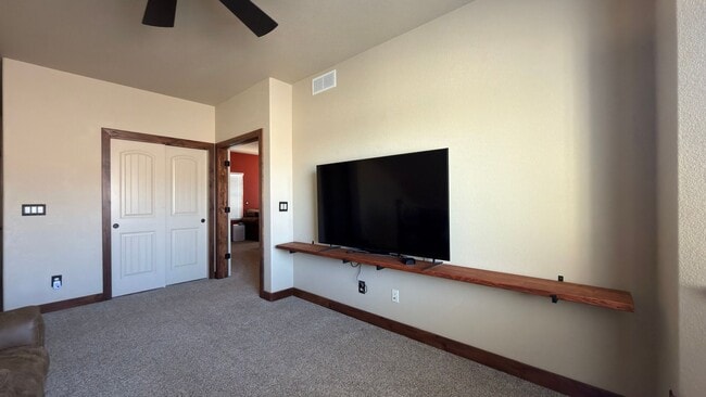 Building Photo - Great Home in Johnstown