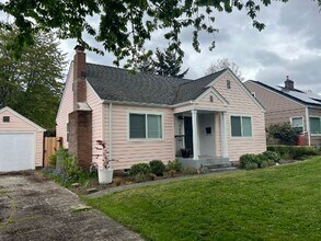 Building Photo - Charming 2 BD + Studio (Water Included)