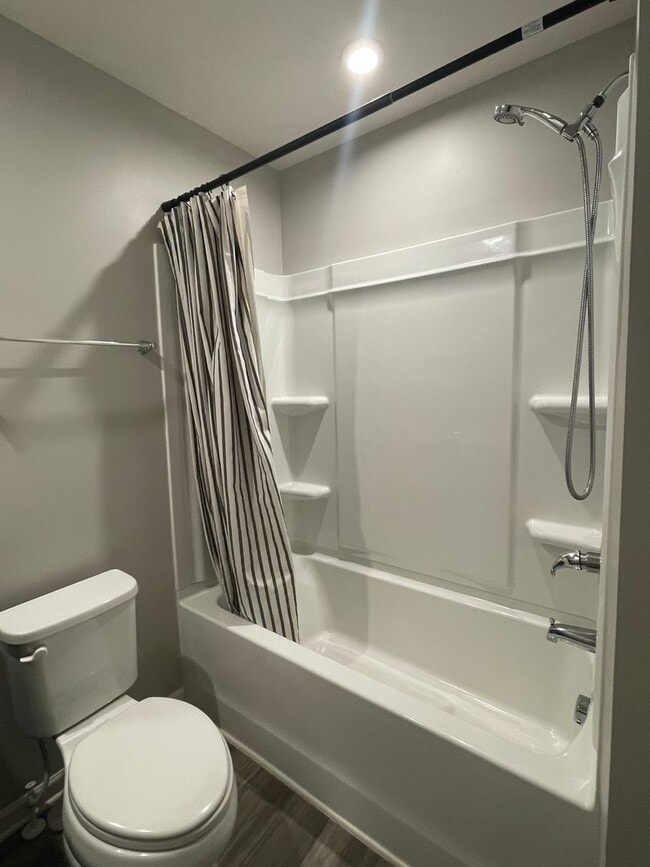 Building Photo - 2017 Westchester Dr