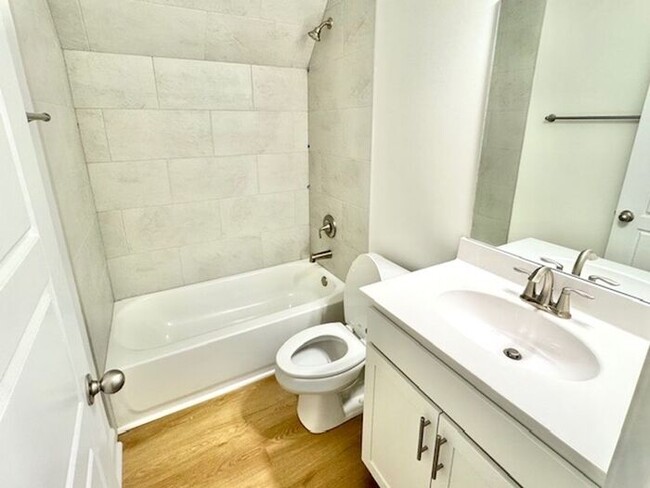 Building Photo - Move In Special! Half off June Rent with M...