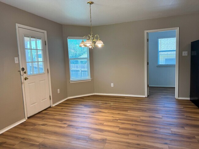 Building Photo - 10115 Colt Crossing