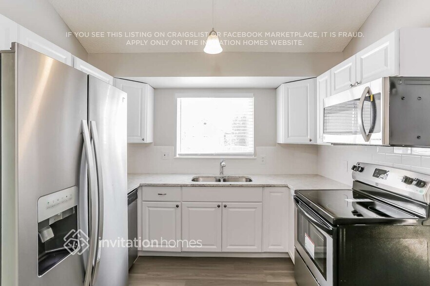 Building Photo - 19471 E Navarro Dr