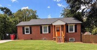 Building Photo - 1360 Peavy Cir