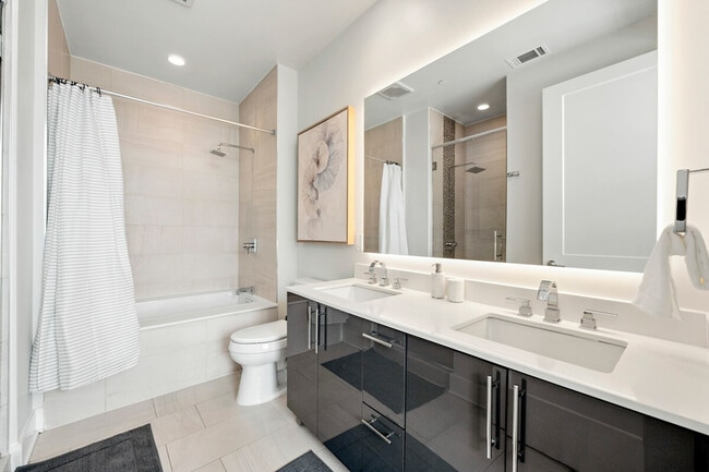 Building Photo - 1400 W Peachtree St NE