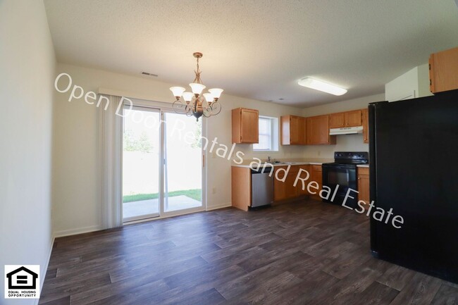 Building Photo - ** $400.00 off first months rent** Great h...