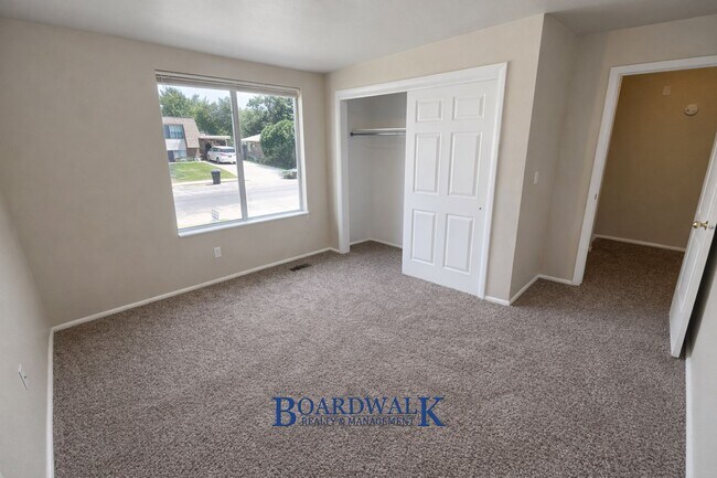 Building Photo - 661/663 N 980 W