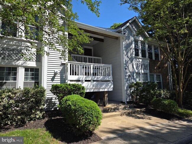 Building Photo - 3431 Lakeside View Dr