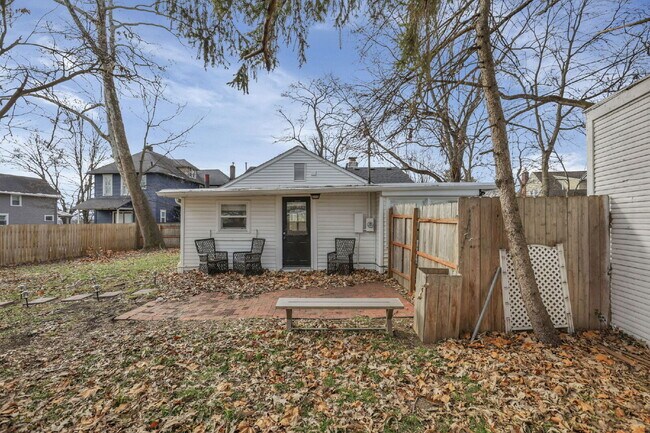 Building Photo - Elegant College Avenue Residence in a Prime Columbus Location