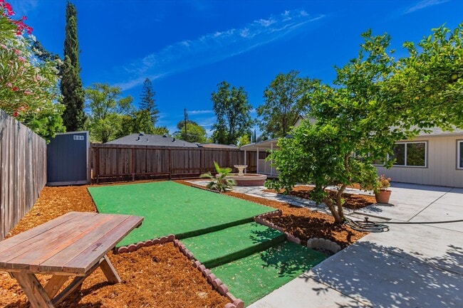 Building Photo - Family Home and In-Law Unit for Rent