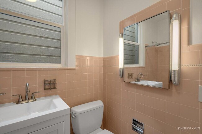 Building Photo - 467 40th Ave