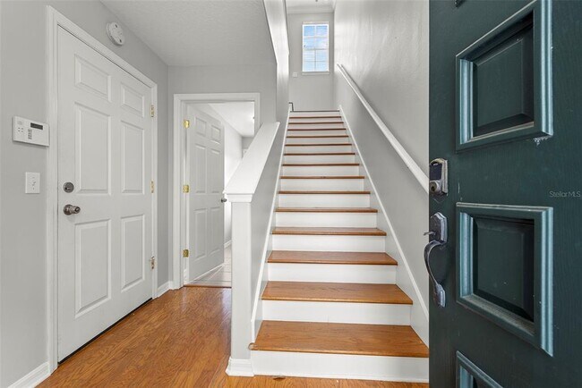 Building Photo - 509 S Matanzas Ave