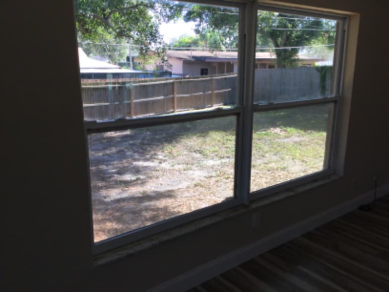 Building Photo - 3097 Crescent Dr