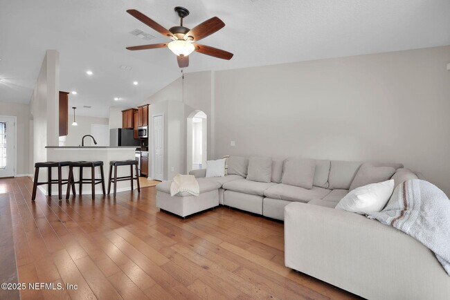 Building Photo - 16301 Magnolia Grove Way