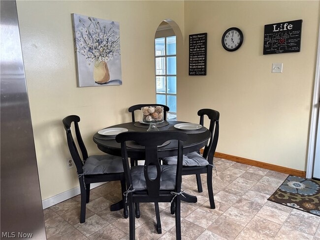 Building Photo - 1550 Chapman Dr