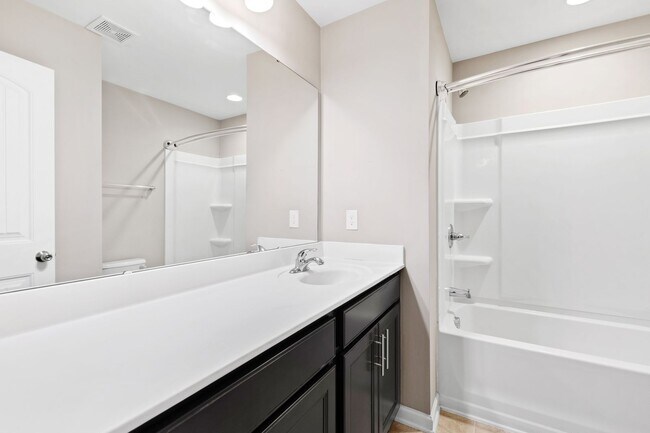 Building Photo - Modern Elegance in Brightleaf: 3-Bedroom Townhouse with Amenities Galore