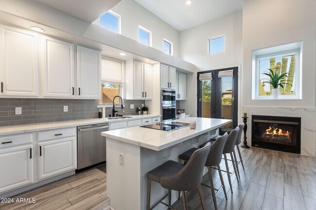 Building Photo - 28990 N White Feather Ln
