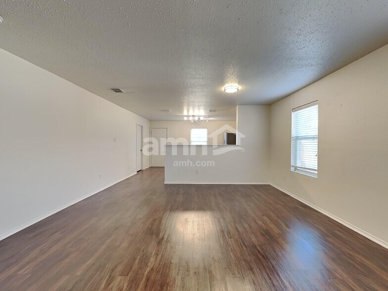 Building Photo - 2509 Margaret Ln