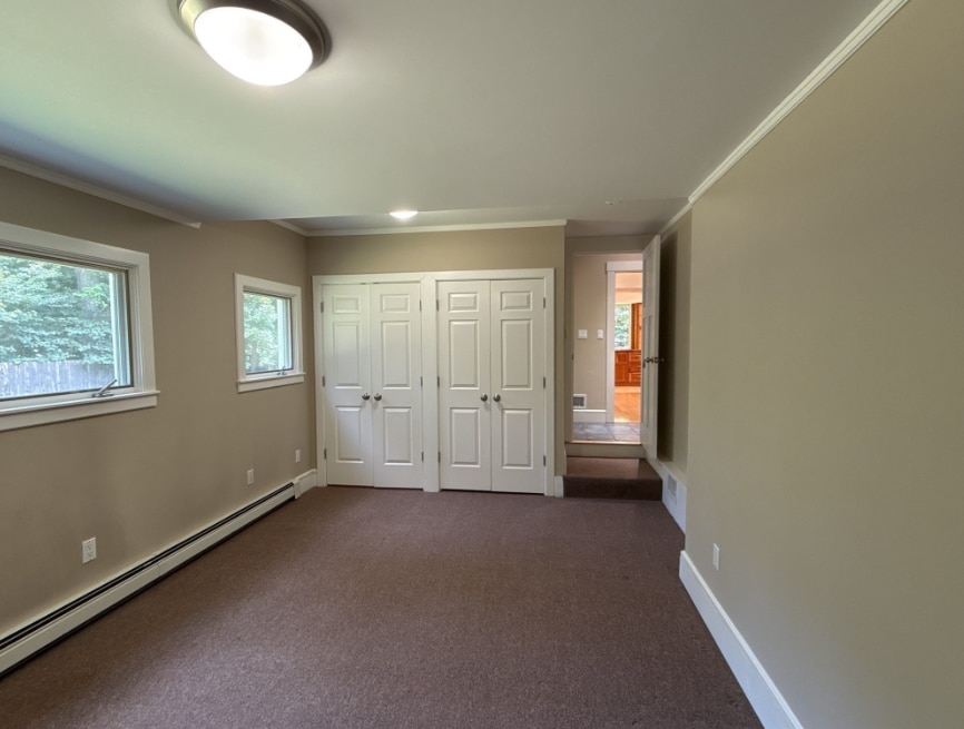 Building Photo - 9 Sunny Knoll Ter