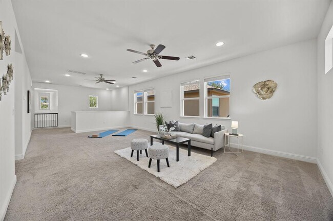 Building Photo - 5305 Mandevilla Dr